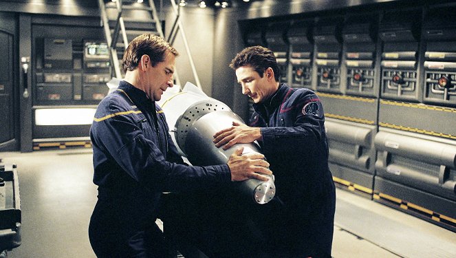 Star Trek: Enterprise - Future Tense - Photos - Scott Bakula, Dominic Keating