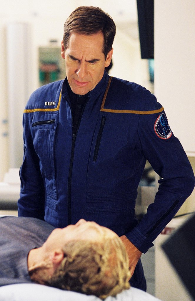 Star Trek: Enterprise - Season 2 - The Breach - Photos - Scott Bakula