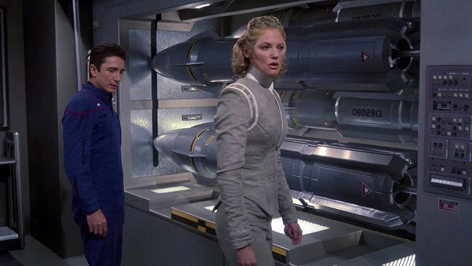 Star Trek: Enterprise - Season 2 - Cogenitor - Photos - Dominic Keating, Laura Stepp