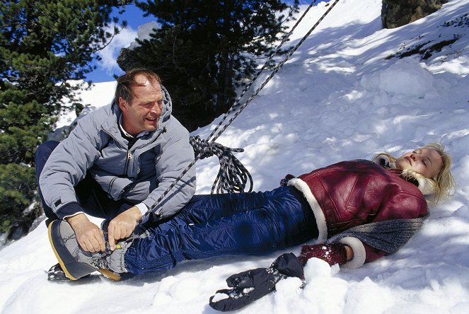 Ve sněhu - Z filmu - Herbert Knaup, Eva Herzig