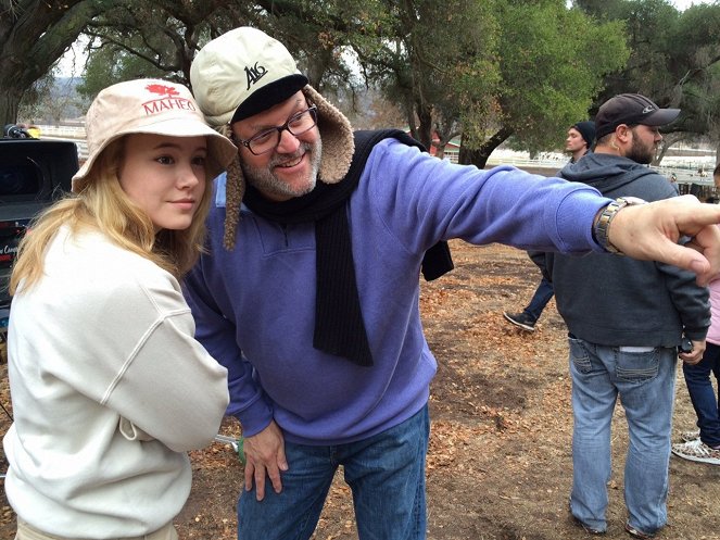 Girl on the Edge - Tournage - Taylor Spreitler, Jay Silverman