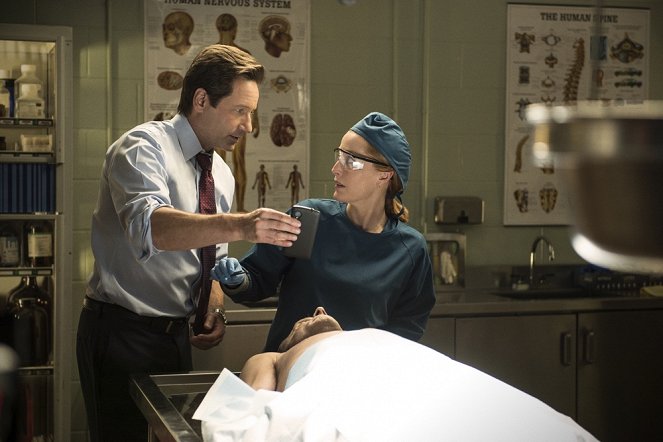The X-Files - Mulder & Scully Meet the Were-Monster - Photos - David Duchovny, Gillian Anderson
