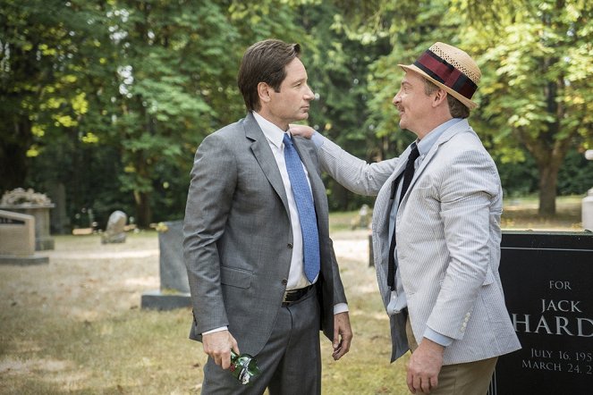 The X-Files - Season 10 - Mulder & Scully Meet the Were-Monster - Photos - David Duchovny, Rhys Darby