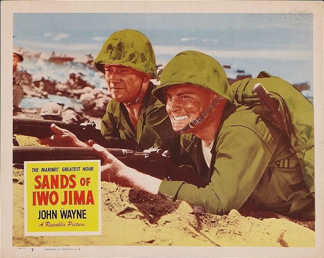 V písku ostrova Iwo Jima - Fotosky