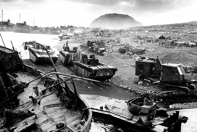 V písku ostrova Iwo Jima - Z filmu
