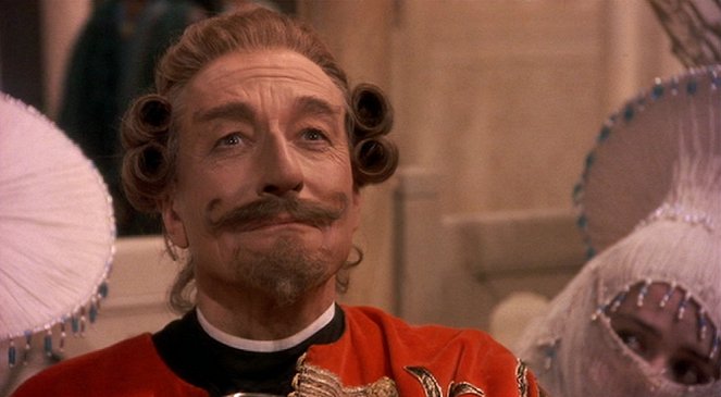 The Adventures of Baron Munchausen - Photos - John Neville