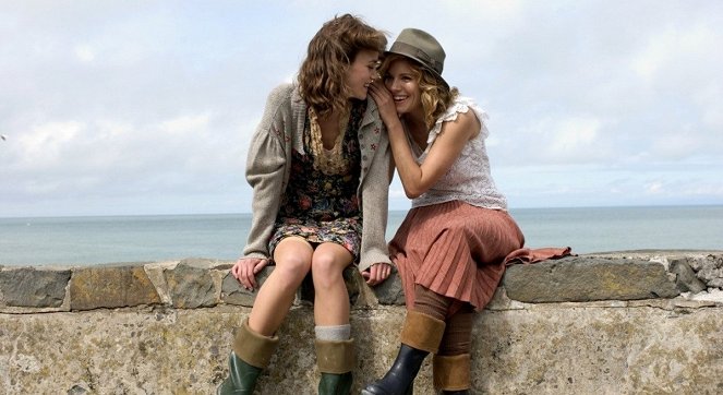 The Edge of Love - Do filme - Keira Knightley, Sienna Miller