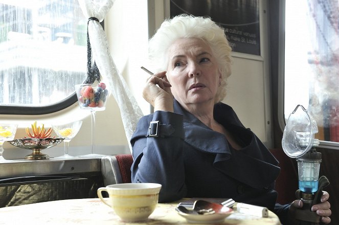 Defiance - Season 1 - If I Ever Leave This World Alive - Photos - Fionnula Flanagan