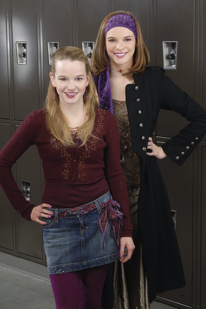Read It and Weep - Promoción - Kay Panabaker, Danielle Panabaker