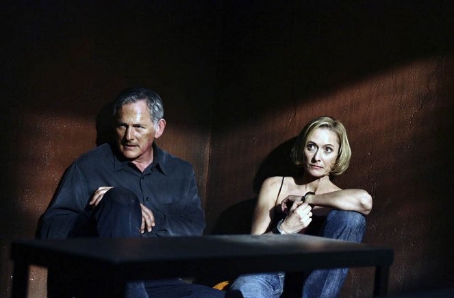 Alias - Die Agentin - Bob - Filmfotos - Victor Garber, Caroline Goodall