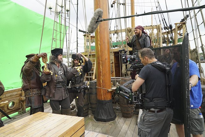 Galavant - Season 2 - A New Season aka Suck It Cancellation Bear - Making of - Hugh Bonneville