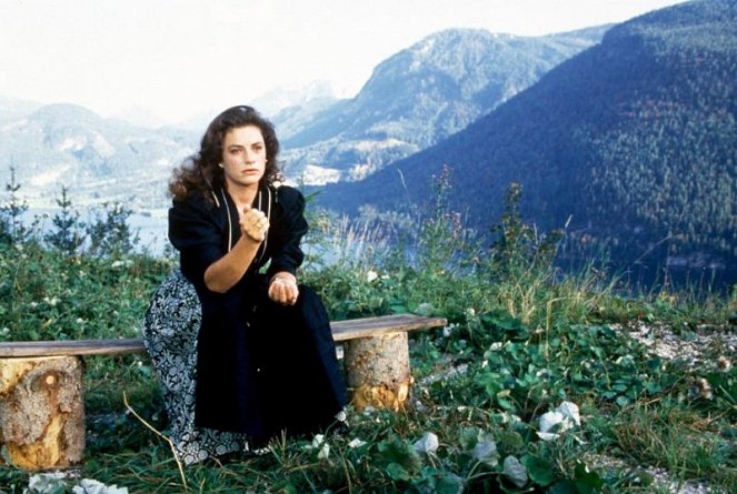 Das Paradies am Ende der Berge - Film - Christine Neubauer