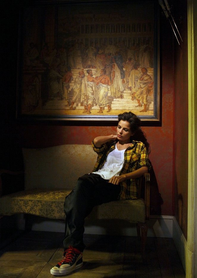 Room in Rome - Photos - Elena Anaya