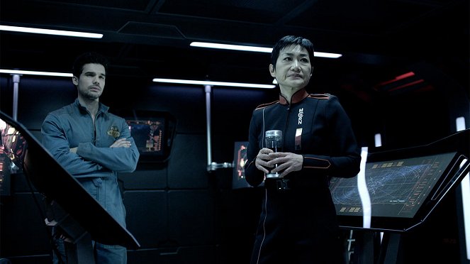 The Expanse - Remember the Cant - Photos - Steven Strait, Jean Yoon