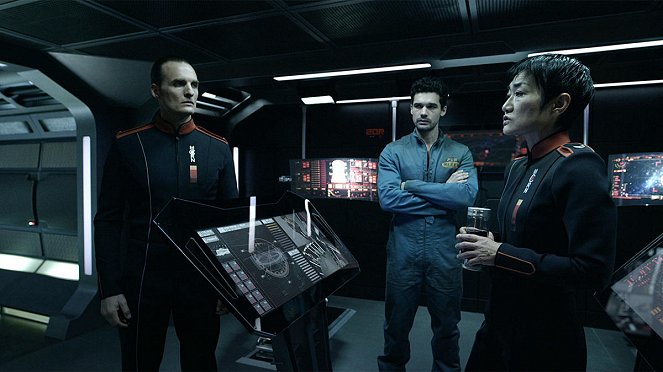 The Expanse - CQB - Filmfotos - Greg Bryk, Steven Strait, Jean Yoon