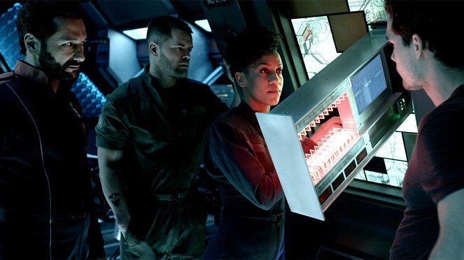 The Expanse - Station Tycho - Film - Cas Anvar, Wes Chatham, Dominique Tipper