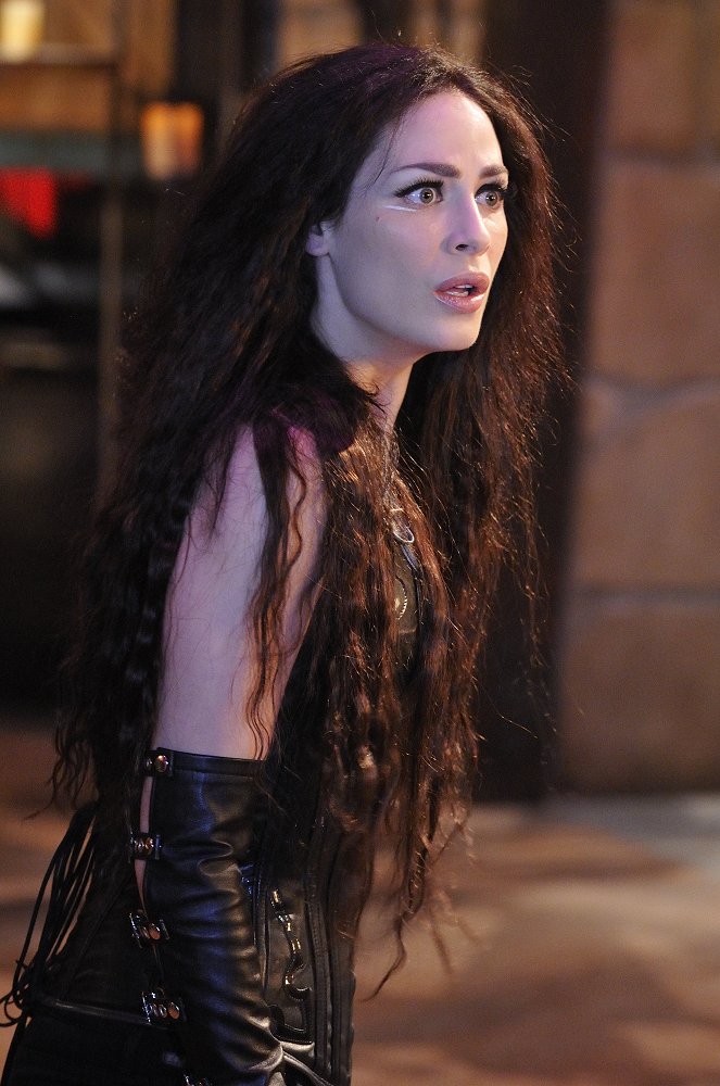 Warehouse 13 - Don't Hate the Player - Photos - Joanne Kelly