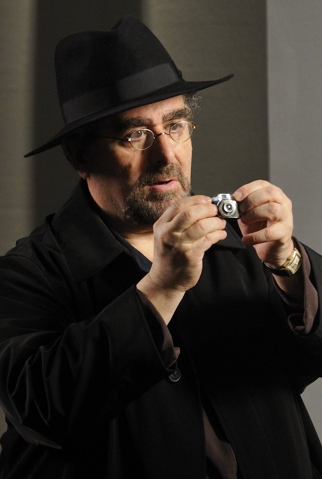 13-as raktár - Don't Hate the Player - Filmfotók - Saul Rubinek