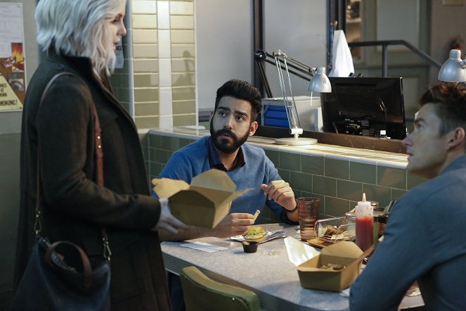 iZombie - Physician, Heal Thy Selfie - Van film