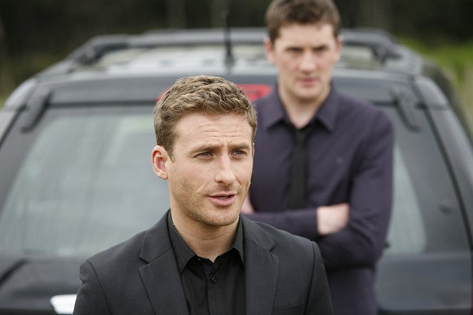 The Almighty Johnsons - Goddesses, Axl, Come in All Forms - Filmfotók - Dean O'Gorman