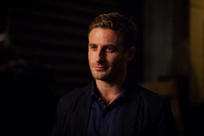 The Almighty Johnsons - The Asparagus Is Kicking In - Z filmu - Dean O'Gorman