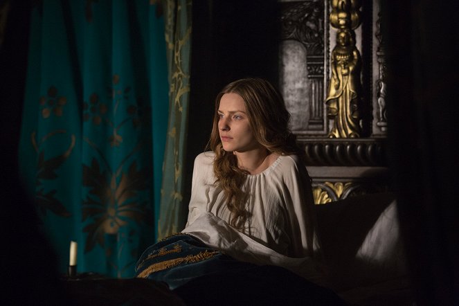 The White Queen - The King Is Dead - Photos - Faye Marsay