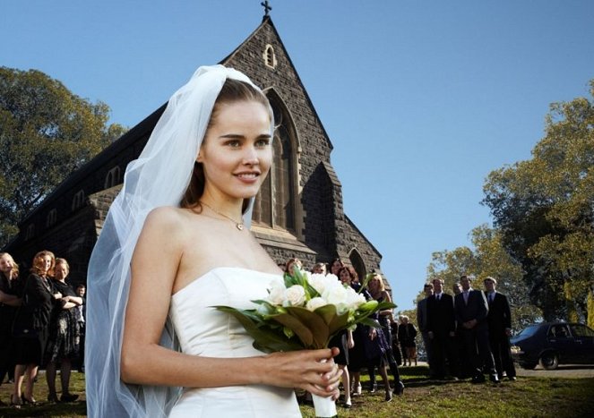The Wedding Party - Film - Isabel Lucas