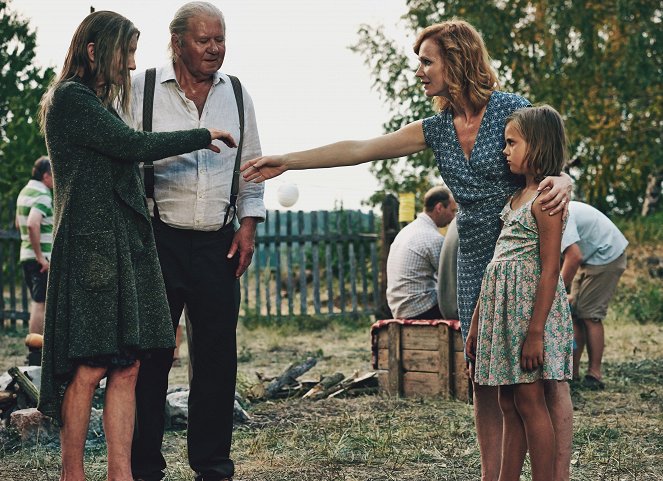 Polednice - Z filmu - Daniela Kolářová, Zdeněk Mucha, Aňa Geislerová, Karolína Lipowská