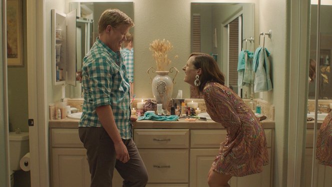Other People - Photos - Jesse Plemons, Molly Shannon