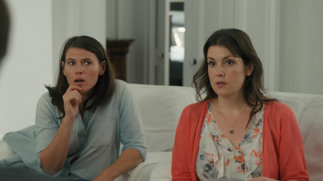 The Intervention - Film - Clea DuVall, Melanie Lynskey