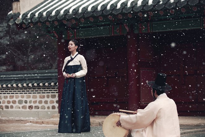 A barackvirág éneke - Filmfotók - Suzy Bae