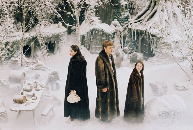 De Kronieken van Narnia: De leeuw, de heks en de kleerkast - Van film - Anna Popplewell, William Moseley, Georgie Henley