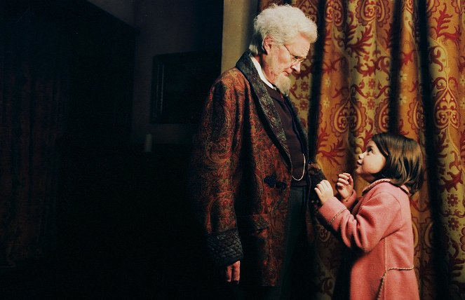 Opowieści z Narnii: Lew, czarownica i stara szafa - Z filmu - Jim Broadbent, Georgie Henley
