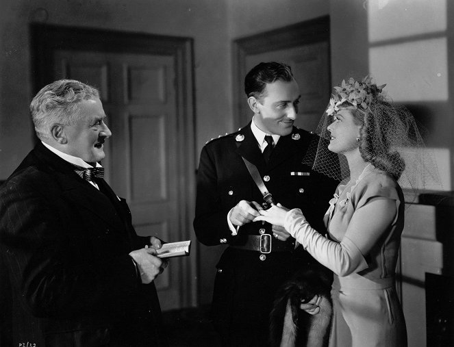 Piccadilly Incident - Do filme - Michael Wilding, Anna Neagle