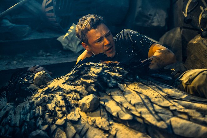 Dominion - Season 2 - Heirs of Salvation - Photos - Christopher Egan