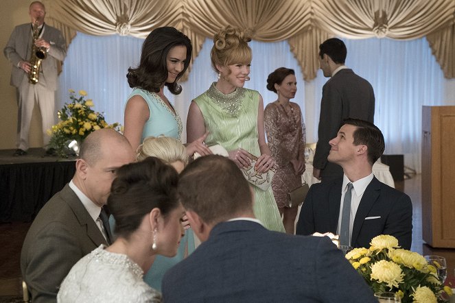 The Astronaut Wives Club - In the Blind - Z filmu - Odette Annable, Zoe Boyle