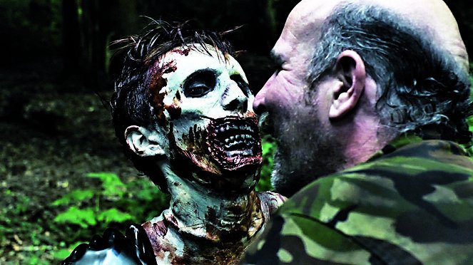 Zombie Resurrection - Do filme