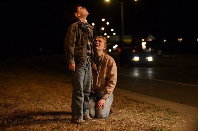 Půlnoční dítě - Z filmu - Jaeden Martell, Kirsten Dunst