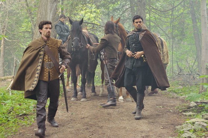 Reign - The Plague - Photos - Sean Teale