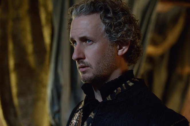 Reign - Season 2 - Drawn and Quartered - Photos