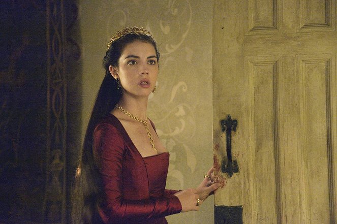 Reign - The Lamb and the Slaughter - Van film - Adelaide Kane