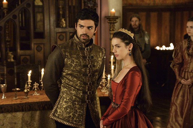 Reign - Season 2 - The Lamb and the Slaughter - Photos - Sean Teale, Adelaide Kane