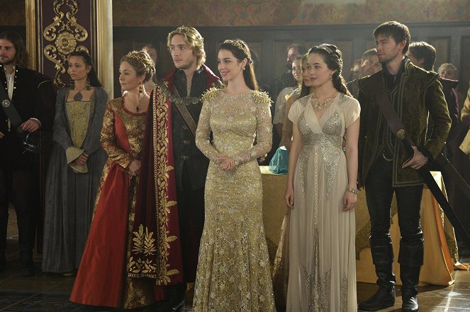 Reign - Blood for Blood - Photos - Megan Follows, Toby Regbo, Adelaide Kane, Anna Popplewell, Torrance Coombs