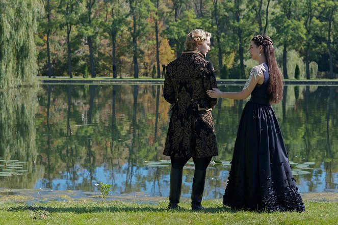 Reign - Season 2 - The Prince of the Blood - Photos - Toby Regbo, Adelaide Kane