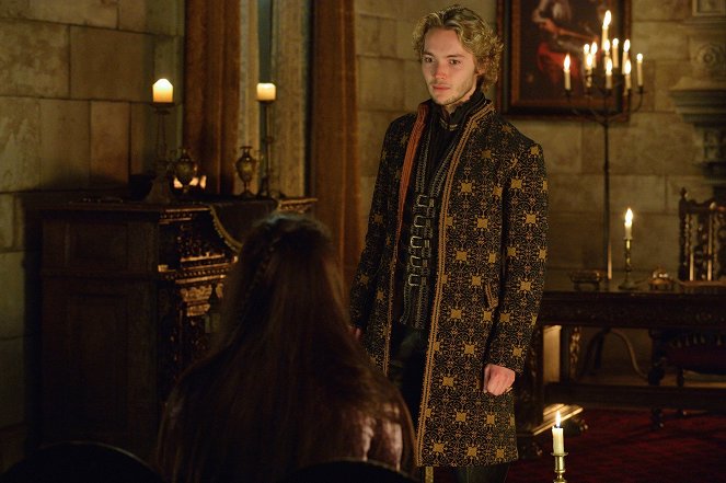Reign - Season 2 - Acts of War - Photos - Toby Regbo