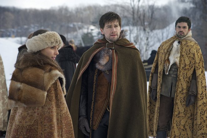 Reign - Season 2 - The End of Mourning - Photos - Caitlin Stasey, Torrance Coombs, Sean Teale