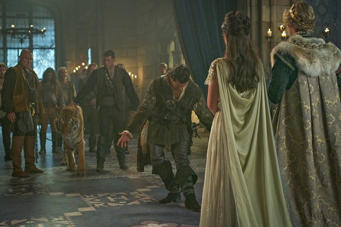 Reign - Season 3 - Three Queens, Two Tigers - Photos