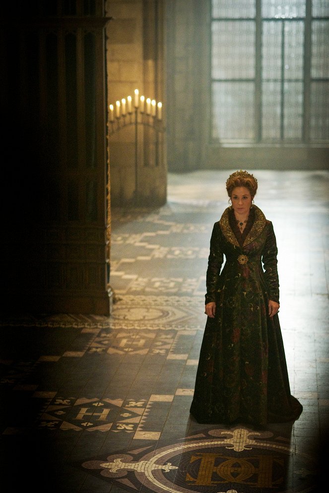 Reign - Extreme Measures - Photos - Megan Follows