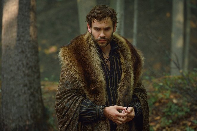 Reign - In a Clearing - Photos - Rossif Sutherland