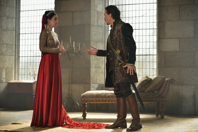 Reign - Wedlock - De la película - Adelaide Kane, Ben Geurens